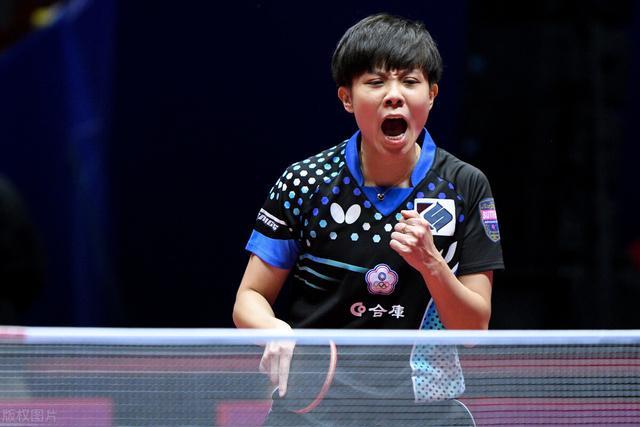 比赛中摘得 比赛中摘得