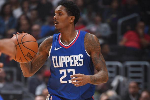 在球迷中引 在球迷中引